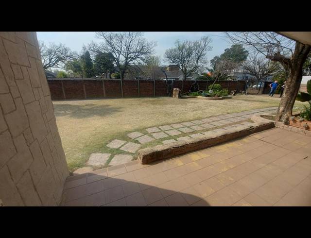 4 BEDROOM HOUSE FOR SALE IN FARRAR PARK